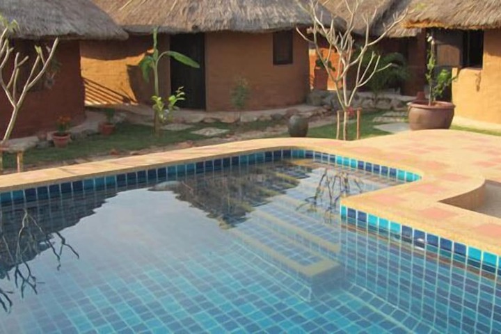 Pool 25 of 40