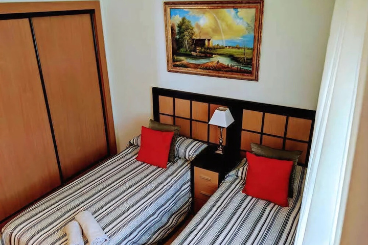 Spacious Neuva Andalucia 2 bed Apt