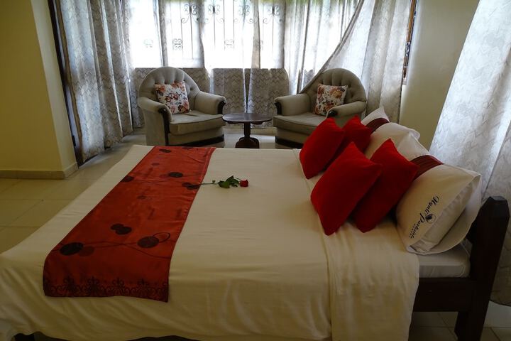 Room 9 of 104