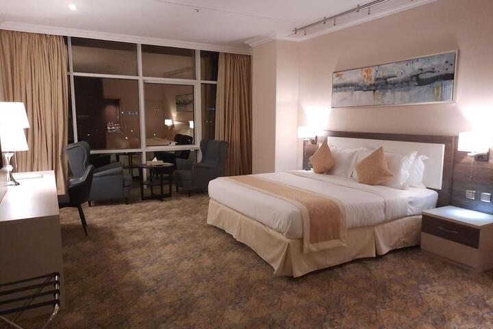 Room 4 of 48