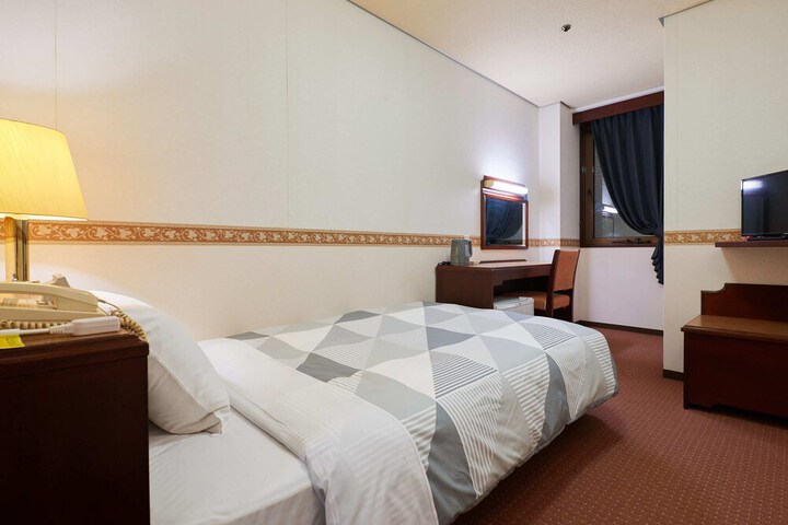 Room 12 of 56
