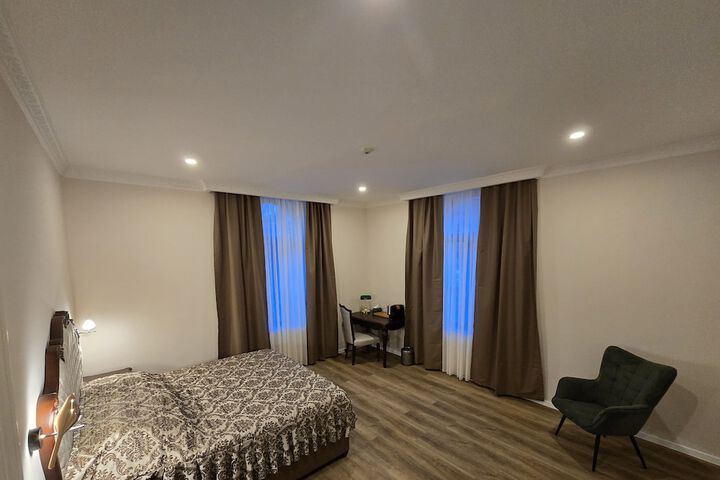 Room 28 of 70