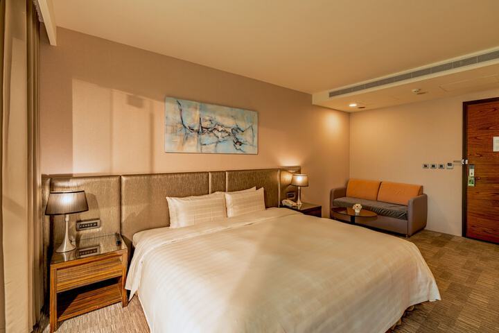 Room 21 of 100