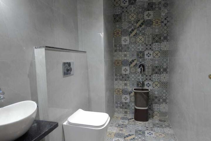 Room 22 of 38