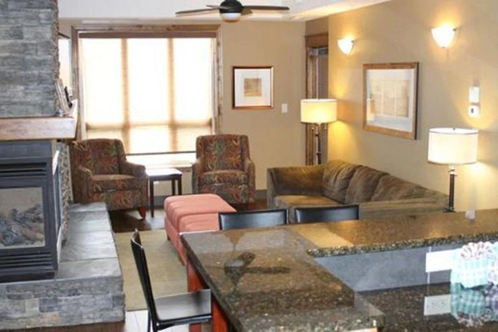 Room 4 of 12