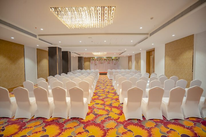 Ballroom/Hall 59 of 71