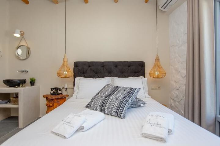 Room 9 of 27