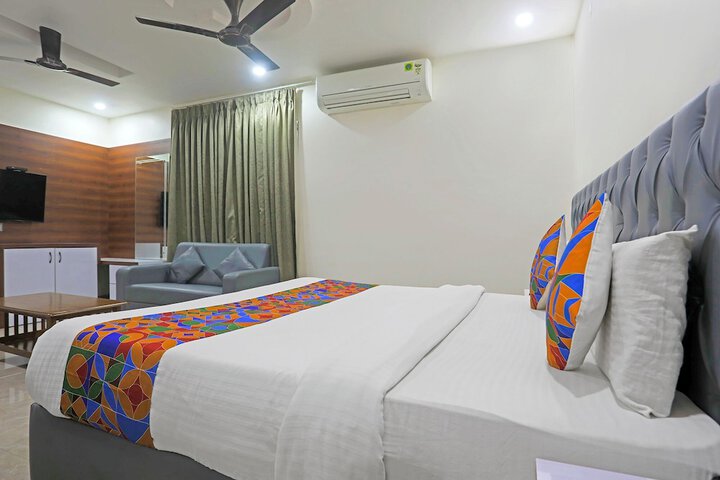 Room 8 of 31