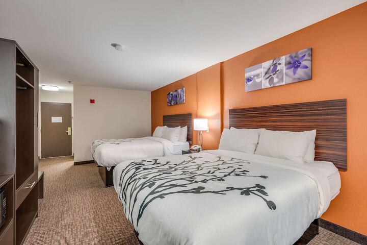 1 Queen Bed (17 of 20)