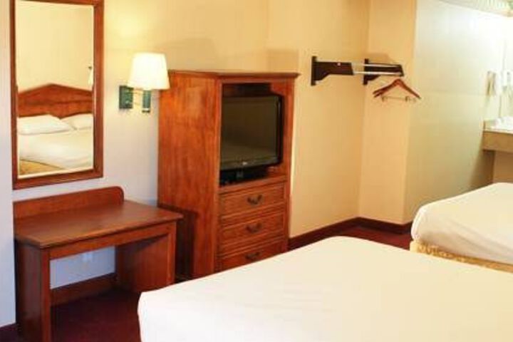 Room 5 of 18