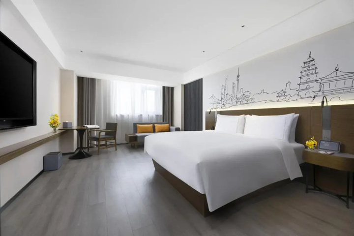 Room 5 of 15