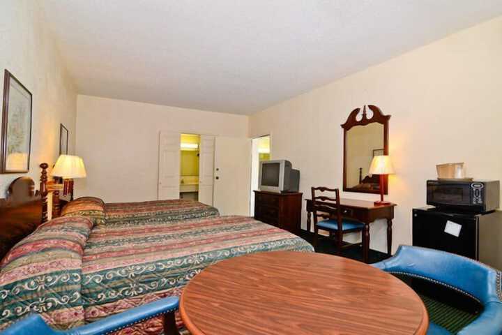 2 Double Beds (6 of 7)