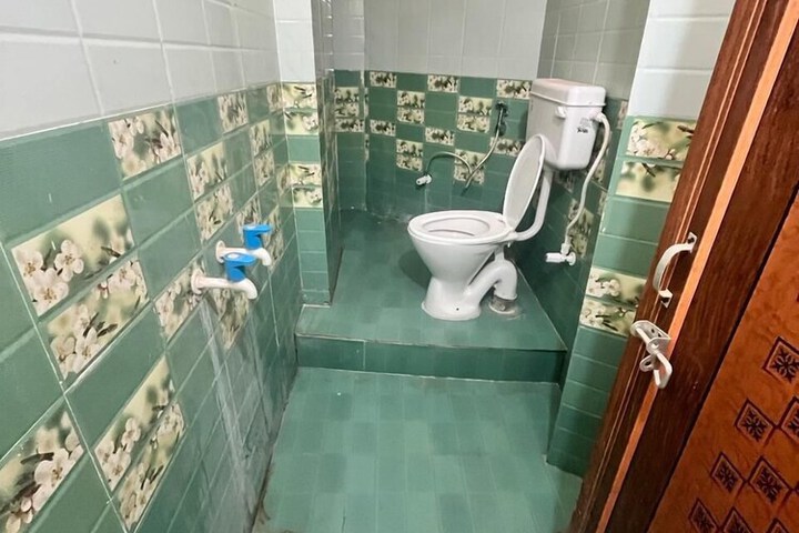 Room 11 of 15