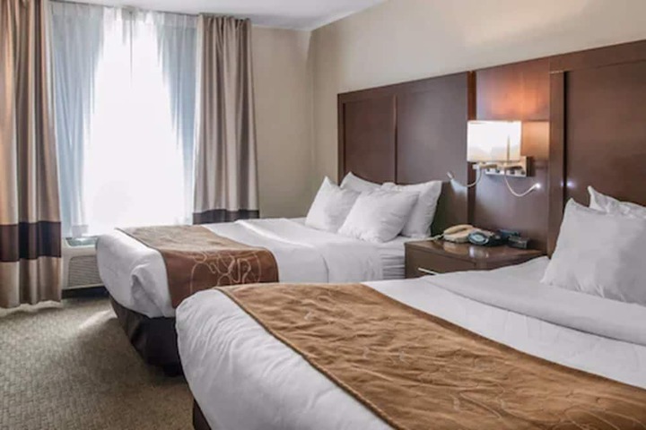 1 King Bed Suite Accessible (12 of 20)