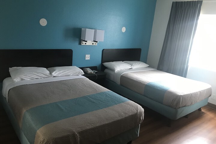 Double Room Disability Accessible (5 of 19)