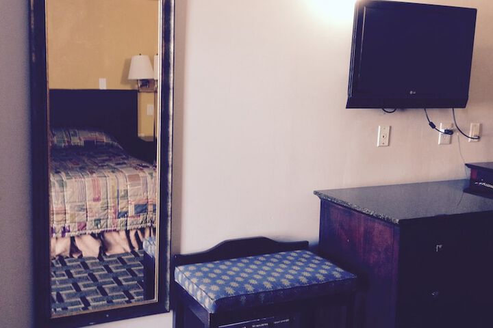 2 Queen Beds (5 of 8)