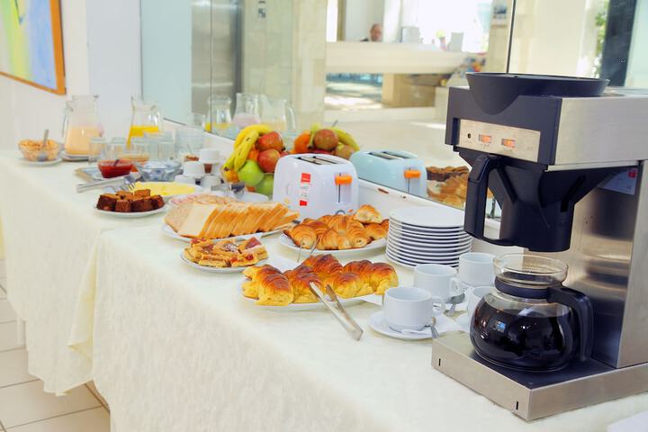 Breakfast/Coffee Service 30 of 41