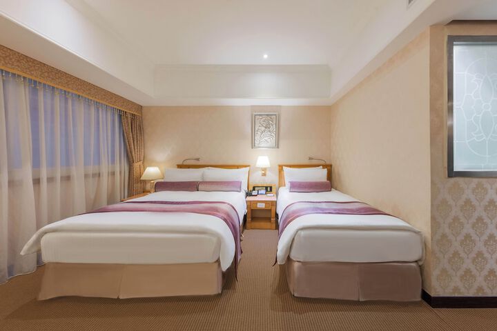 Room 14 of 60
