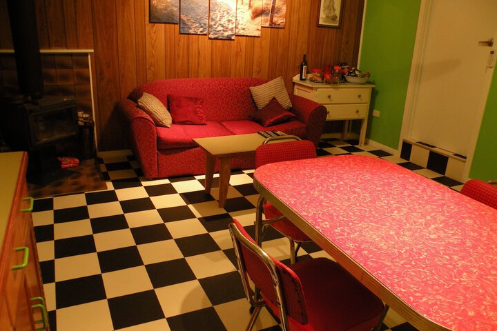 Room 9 of 12