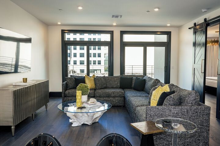 Room 254 of 371