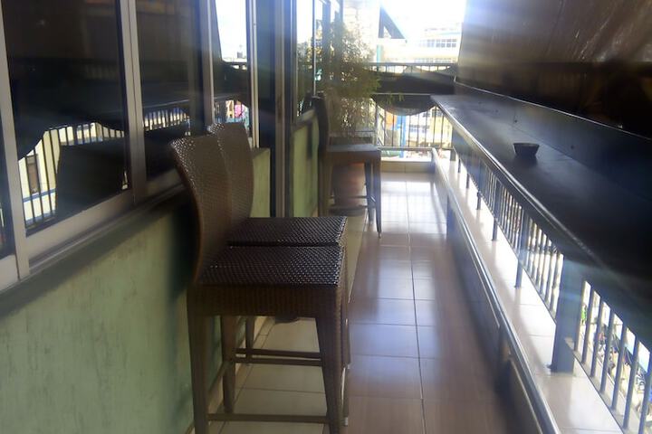 Ash White Hotel