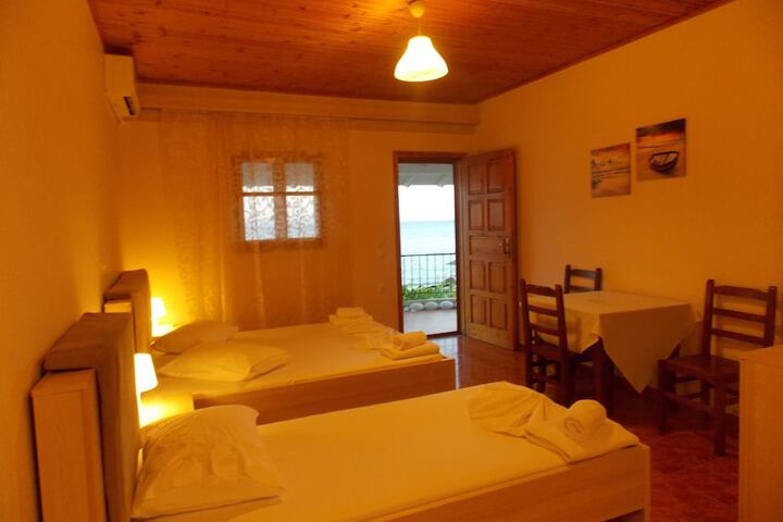 Room 3 of 17