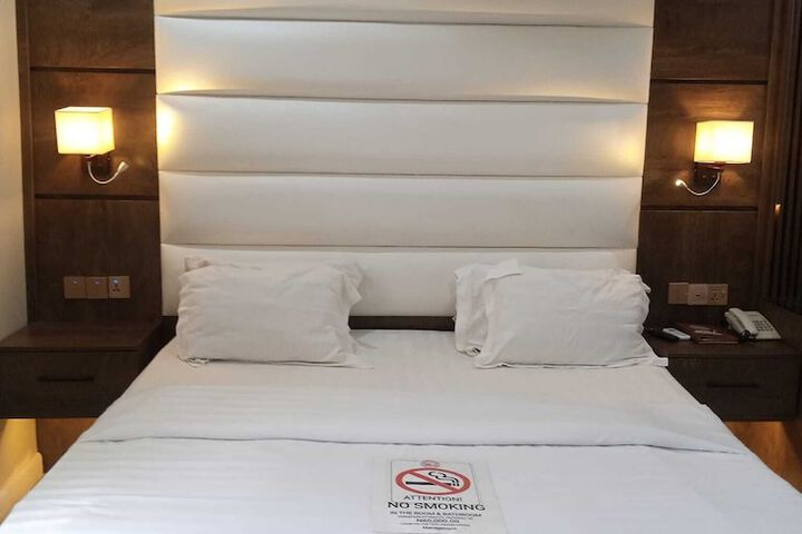 Room 7 of 31
