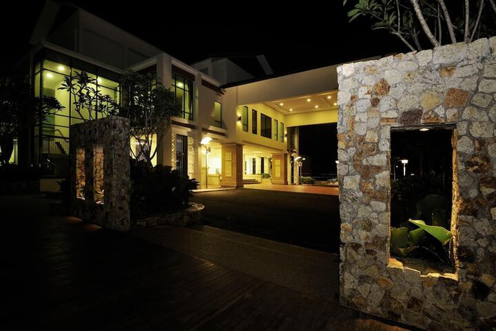 Hotel 27 of 34