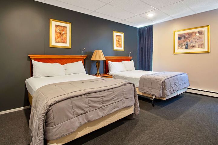 2 Double Beds (7 of 19)