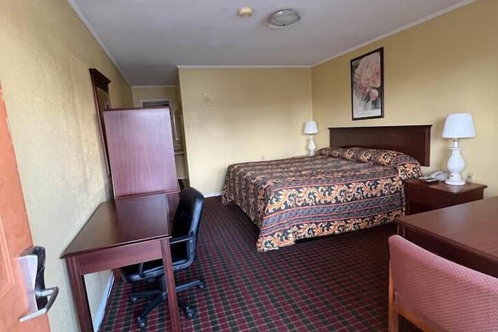 Standard Room, King or Two Doubles (11 of 17)