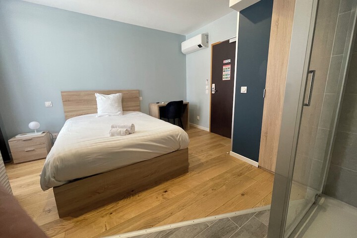Room 15 of 86