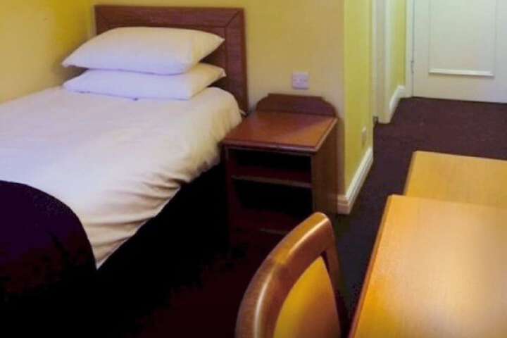 Room 4 of 39