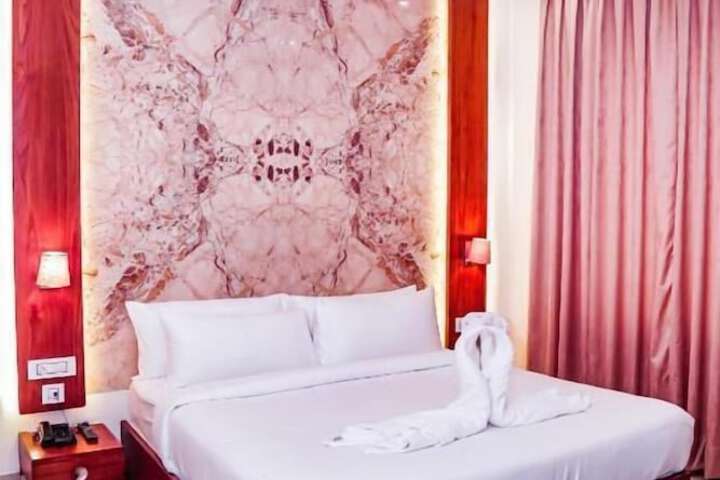 Room 15 of 30