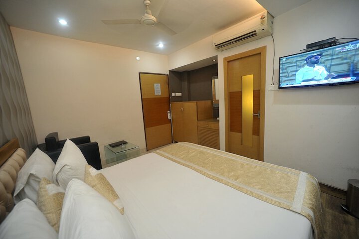Room 13 of 57