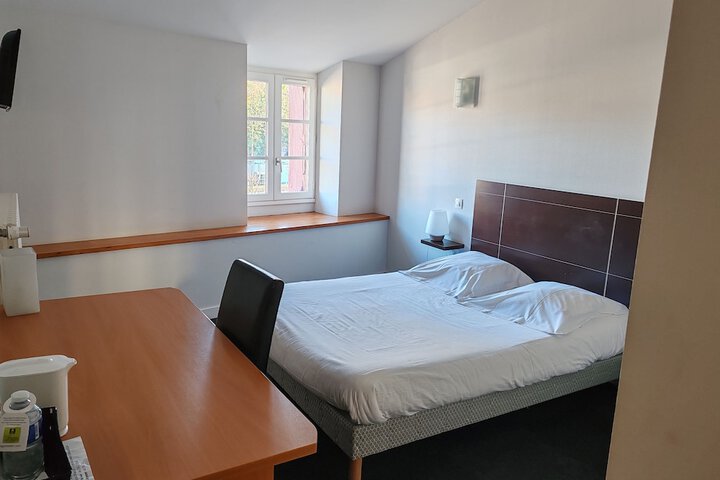 Room 5 of 14