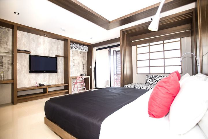 Room 28 of 46