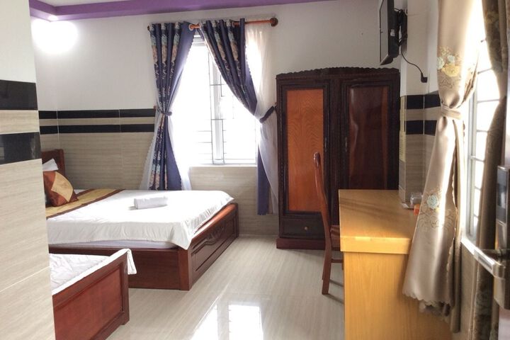 Room 15 of 28