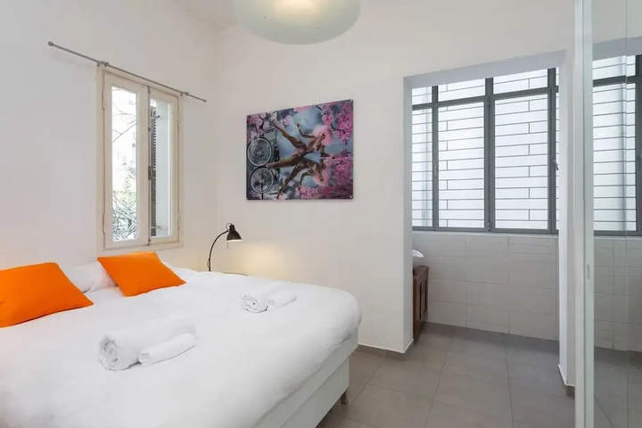 Room 2 of 13