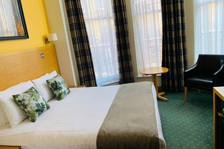 Room 12 of 30