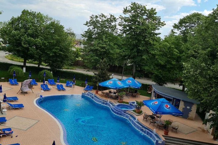 Pool 74 of 113