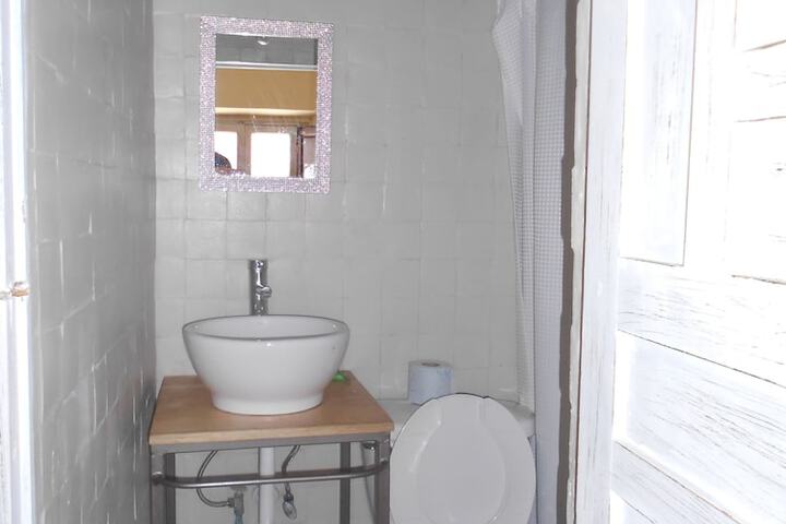 Room 14 of 18