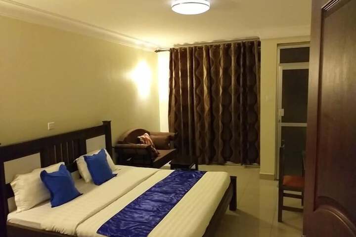 Room 6 of 20