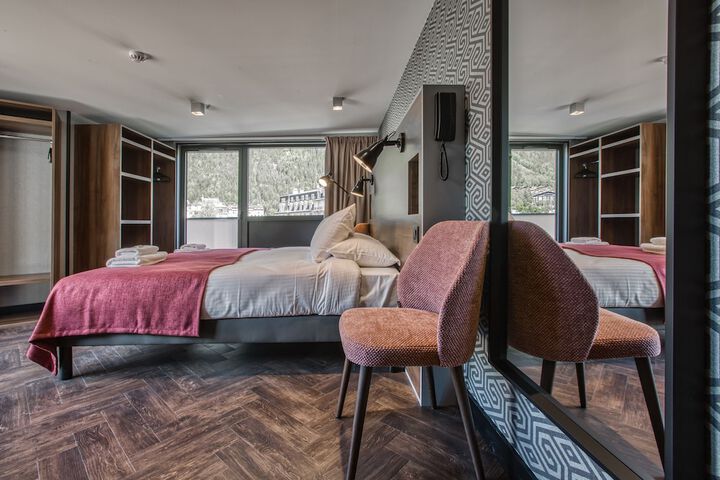 Room 44 of 191