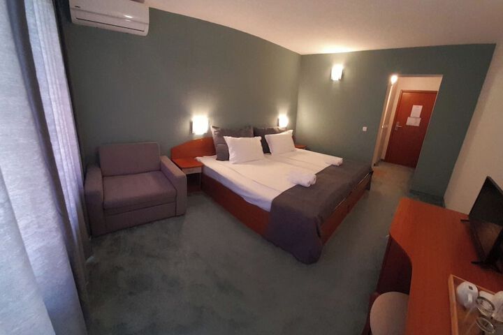 Room 13 of 52
