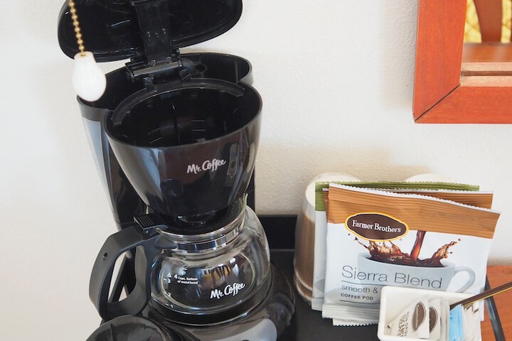 Breakfast/Coffee Service 10 of 25
