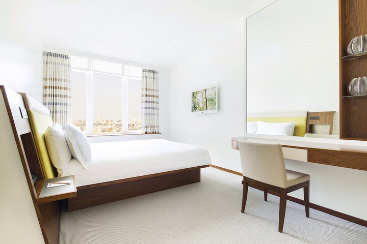 Room 92 of 250