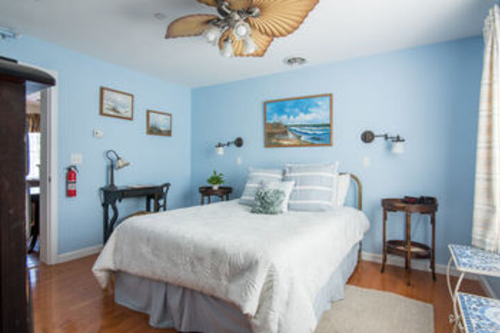 Room 8 of 20