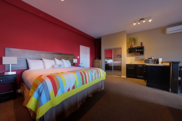 Room 2 of 18