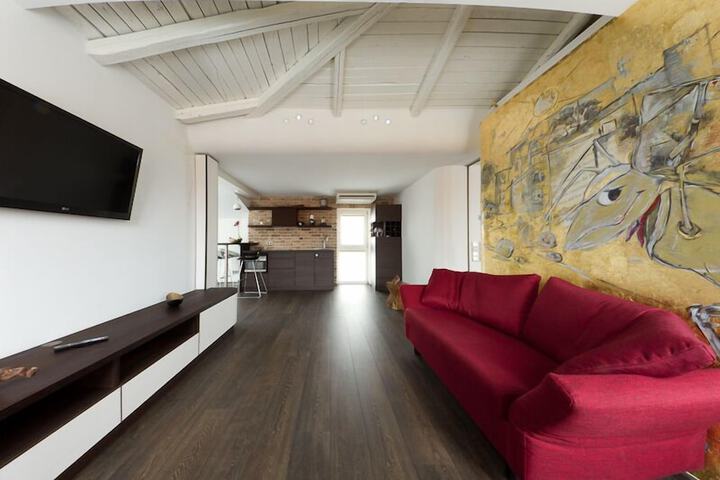 Room 3 of 38