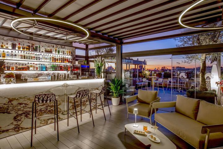 Lounge 62 of 78